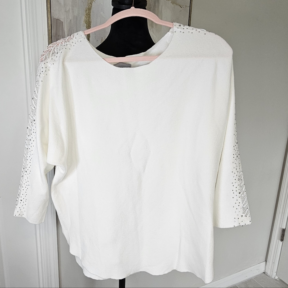Liv‎ Milano Sweater size Large